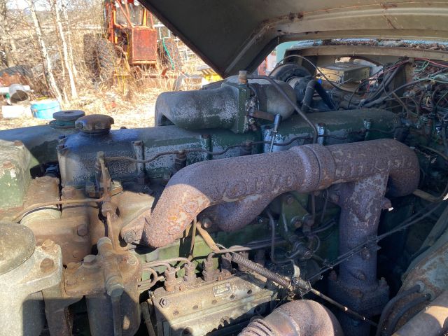 776321-17 Volvo tgb with palfinger crane separate engine perkins diesel