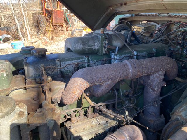 776321-18 Volvo tgb with palfinger crane separate engine perkins diesel