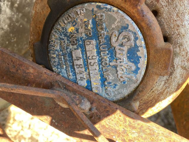 776321-25 Volvo tgb with palfinger crane separate engine perkins diesel