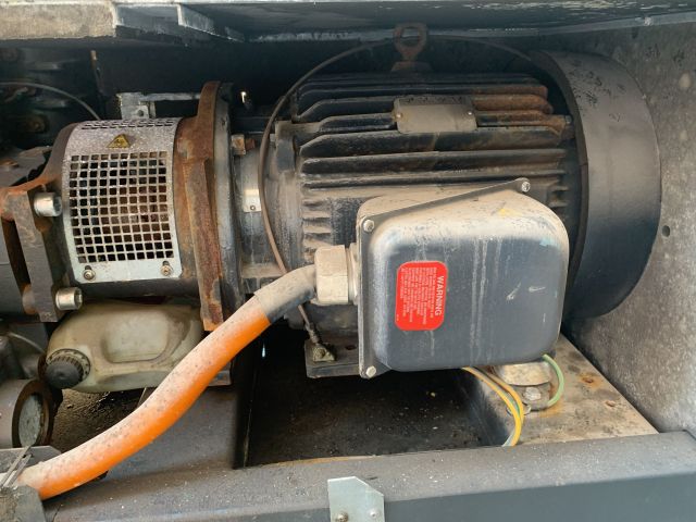 769085-14 Skruvkompressor Gardner Denver VS70 -2010 med tank