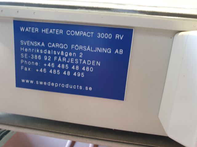 724132-5 Compact 3000 RV water heater