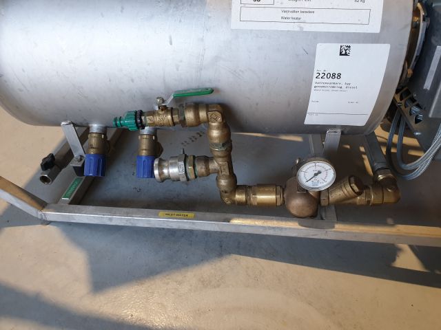 724132-8 Compact 3000 RV water heater