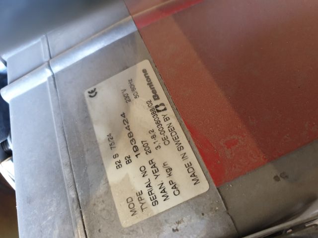 724132-10 Compact 3000 RV water heater