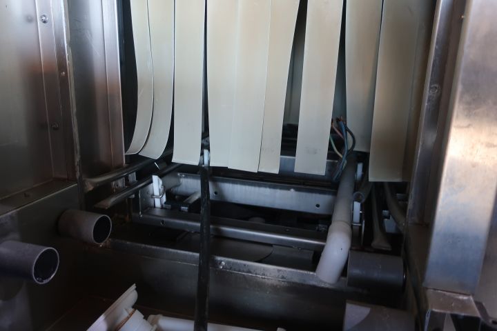 718744-10 Tunnel dishwasher Electrolux WT100 with conveyor belt