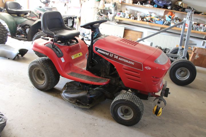 719635-1 Riding lawn mower - Jonsered LT14 automatic