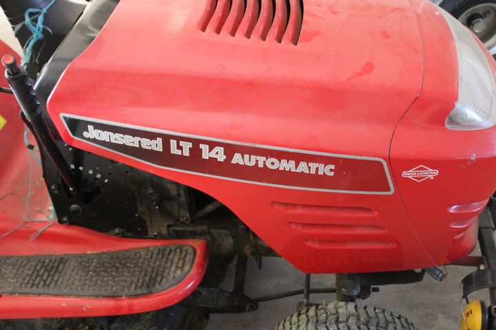 719635-9 Riding lawn mower - Jonsered LT14 automatic