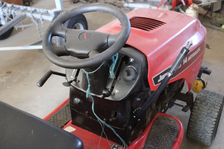 719635-11 Riding lawn mower - Jonsered LT14 automatic