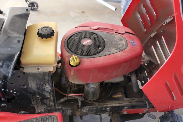 719635-13 Riding lawn mower - Jonsered LT14 automatic