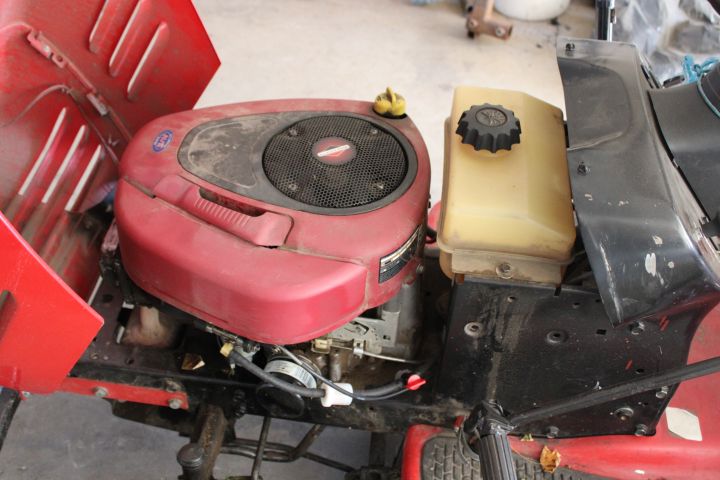 719635-14 Riding lawn mower - Jonsered LT14 automatic