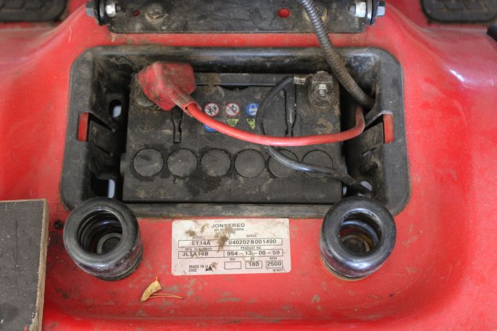 719635-15 Riding lawn mower - Jonsered LT14 automatic