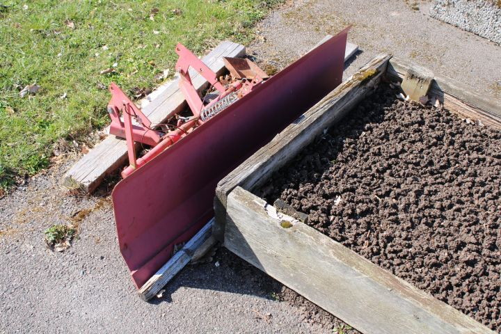 719635-17 Riding lawn mower - Jonsered LT14 automatic