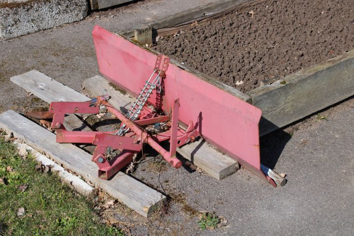 719635-18 Riding lawn mower - Jonsered LT14 automatic