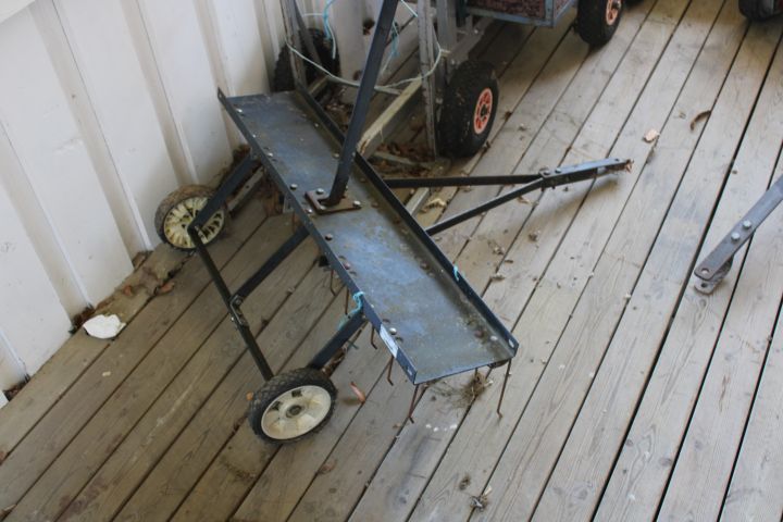 719635-21 Riding lawn mower - Jonsered LT14 automatic