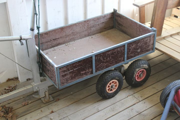 719635-23 Riding lawn mower - Jonsered LT14 automatic