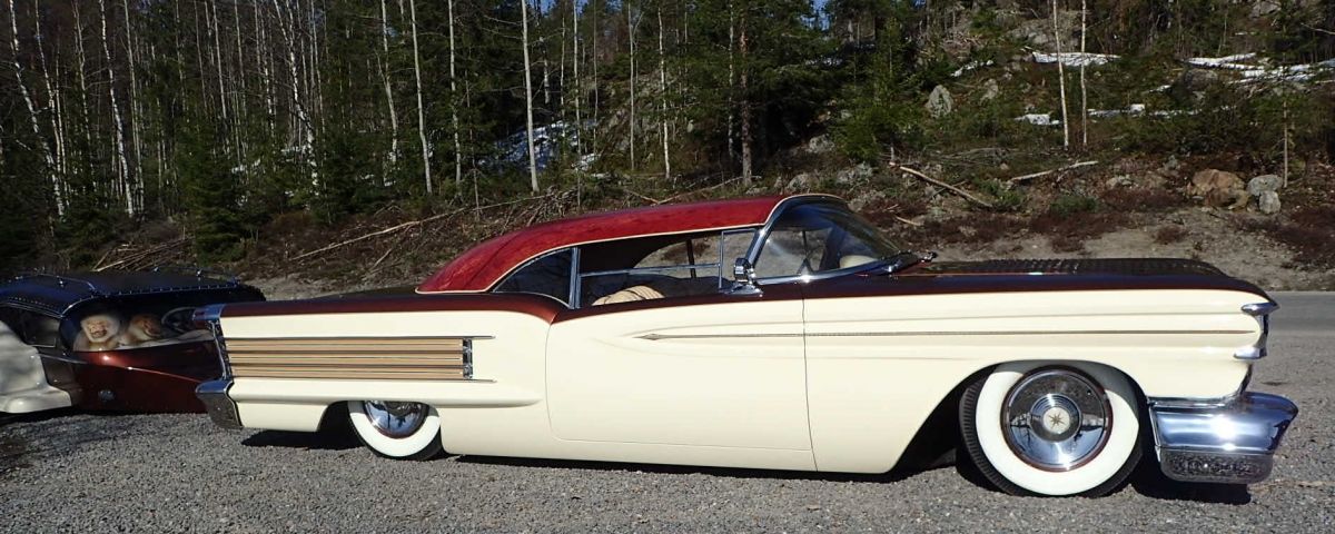 689177-4 Oldsmobile 88 -1958 & husvagn