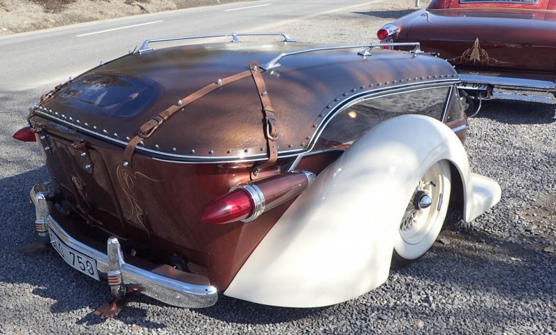 689177-8 Oldsmobile 88 -1958 & husvagn