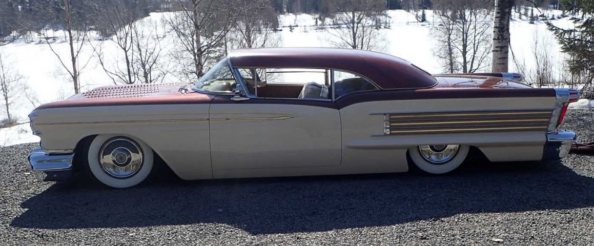 689177-12 Oldsmobile 88 -1958 & husvagn