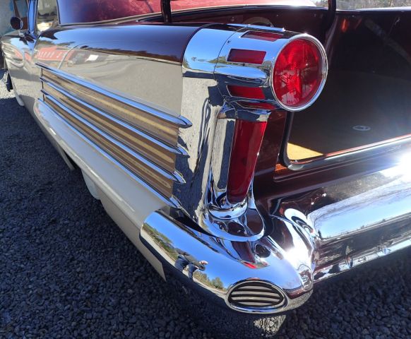 689177-18 Oldsmobile 88 -1958 & husvagn