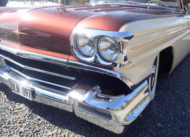 689177-26 Oldsmobile 88 -1958 & husvagn