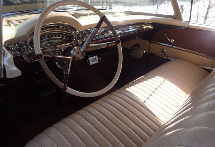 689177-34 Oldsmobile 88 -1958 & husvagn