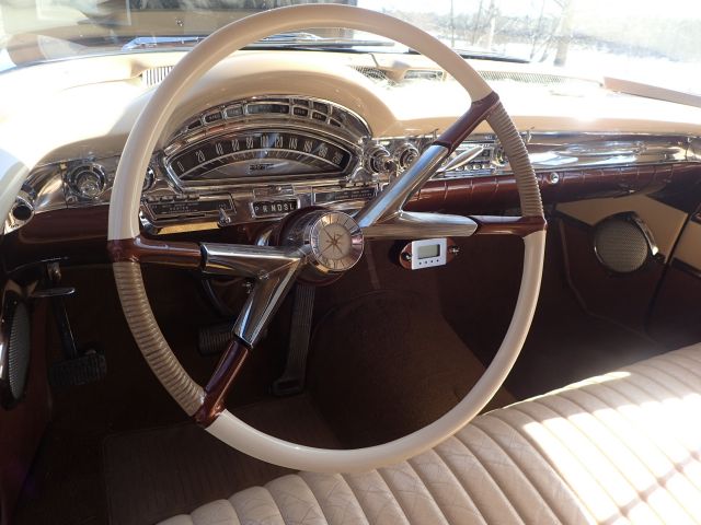 689177-35 Oldsmobile 88 -1958 & husvagn