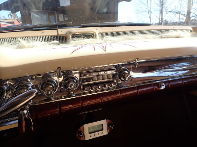 689177-37 Oldsmobile 88 -1958 & husvagn