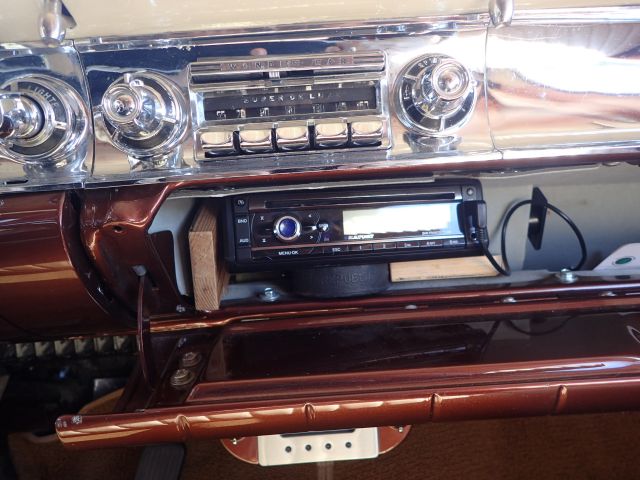 689177-40 Oldsmobile 88 -1958 & husvagn