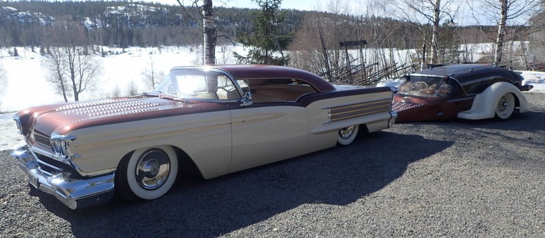 689177-66 Oldsmobile 88 -1958 & husvagn