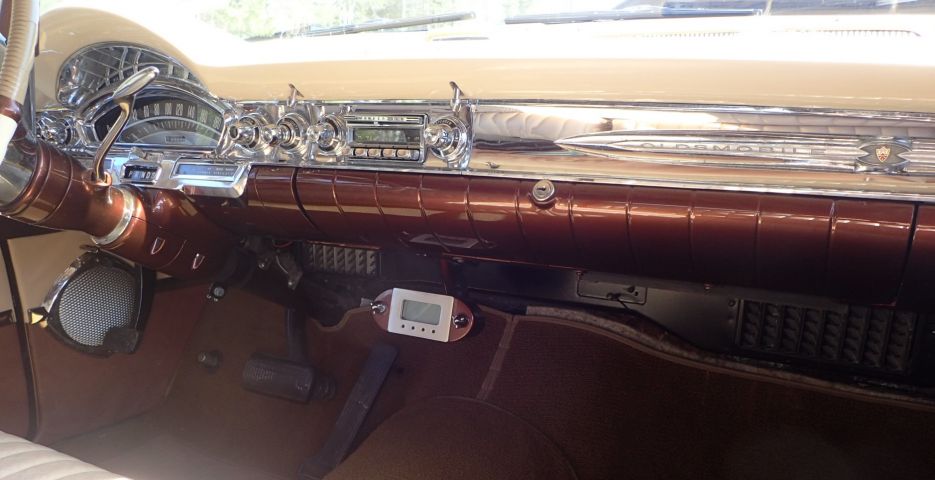 689177-82 Oldsmobile 88 -1958 & husvagn