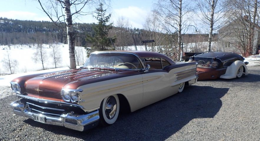 689177-91 Oldsmobile 88 -1958 & husvagn