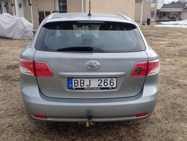 689198-4 TOYOTA AVENSIS Kombi 2010