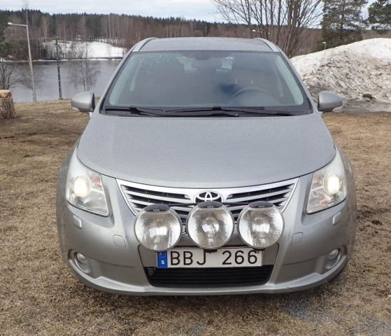 689198-8 TOYOTA AVENSIS Kombi 2010