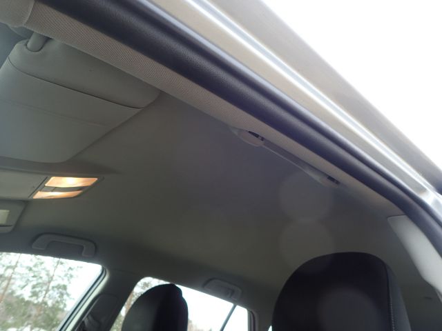 689198-11 TOYOTA AVENSIS Kombi 2010