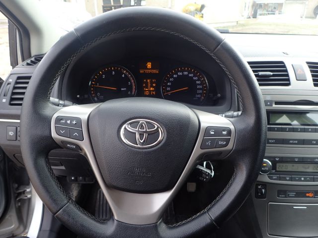 689198-12 TOYOTA AVENSIS Kombi 2010