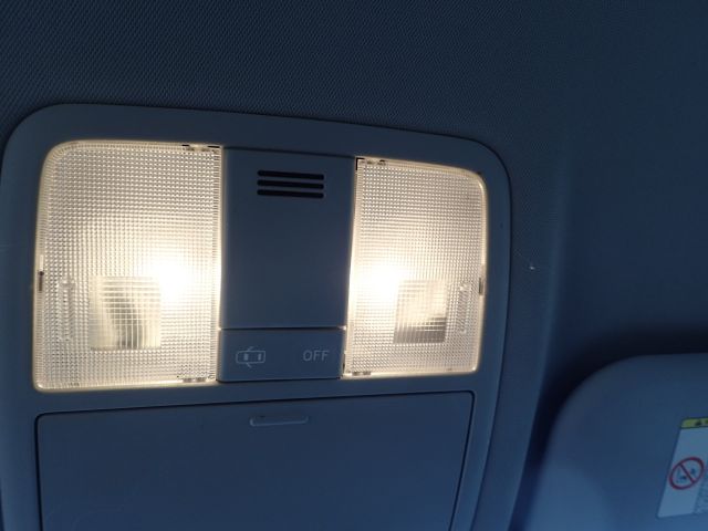 689198-16 TOYOTA AVENSIS Kombi 2010