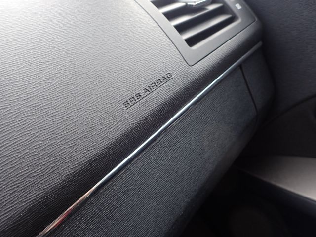 689198-18 TOYOTA AVENSIS Kombi 2010