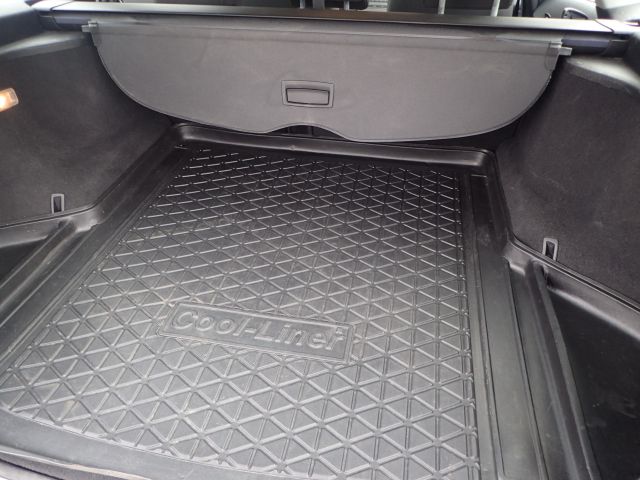 689198-27 TOYOTA AVENSIS Kombi 2010