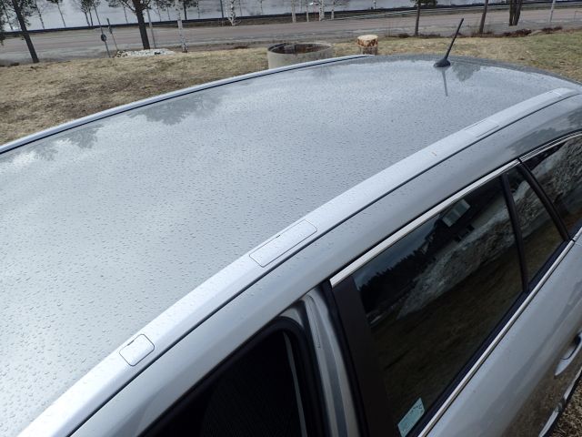 689198-28 TOYOTA AVENSIS Kombi 2010