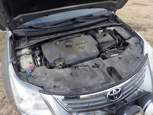 689198-29 TOYOTA AVENSIS Kombi 2010