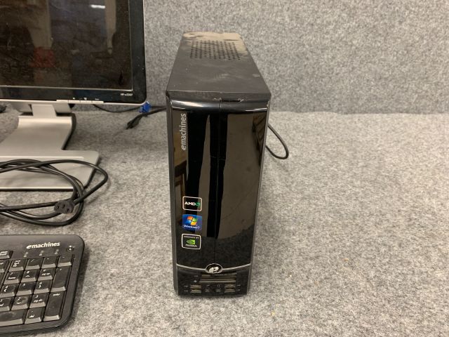 702115-4 Desktop computer Acer eMachine with monitor and printer