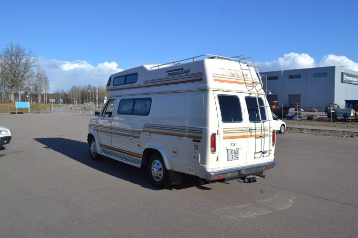 781796-4 FORD CS250 COACH TRAVEL V8, 1989