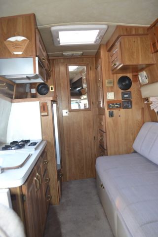 781796-13 FORD CS250 COACH TRAVEL V8, 1989