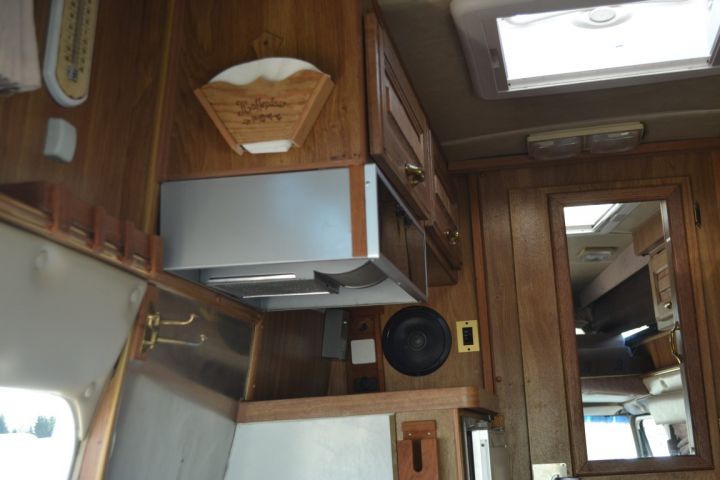 781796-16 FORD CS250 COACH TRAVEL V8, 1989