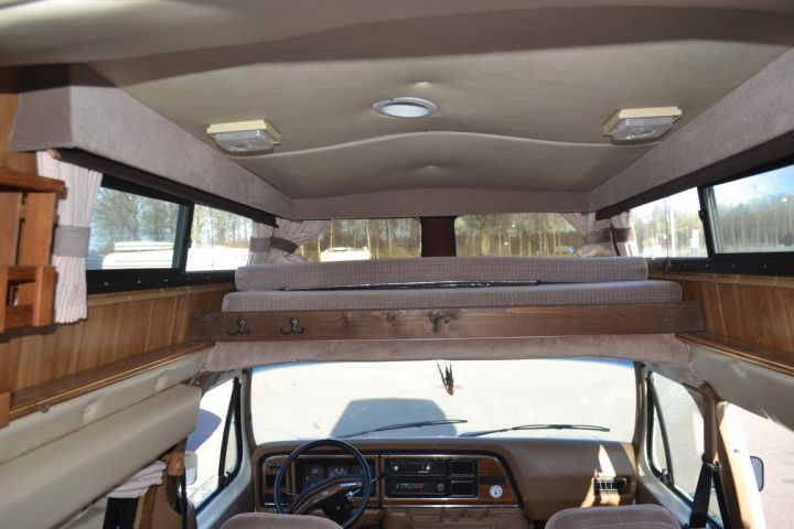 781796-18 FORD CS250 COACH TRAVEL V8, 1989