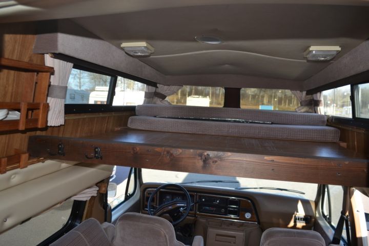 781796-19 FORD CS250 COACH TRAVEL V8, 1989