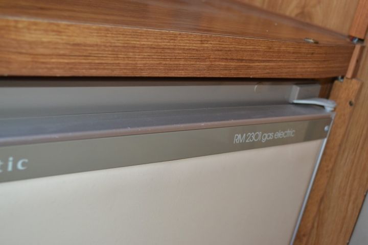 781796-23 FORD CS250 COACH TRAVEL V8, 1989