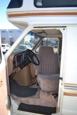 781796-26 FORD CS250 COACH TRAVEL V8, 1989