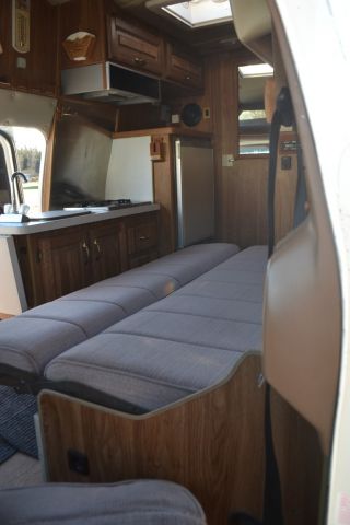 781796-27 FORD CS250 COACH TRAVEL V8, 1989