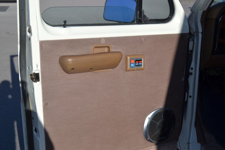 781796-32 FORD CS250 COACH TRAVEL V8, 1989