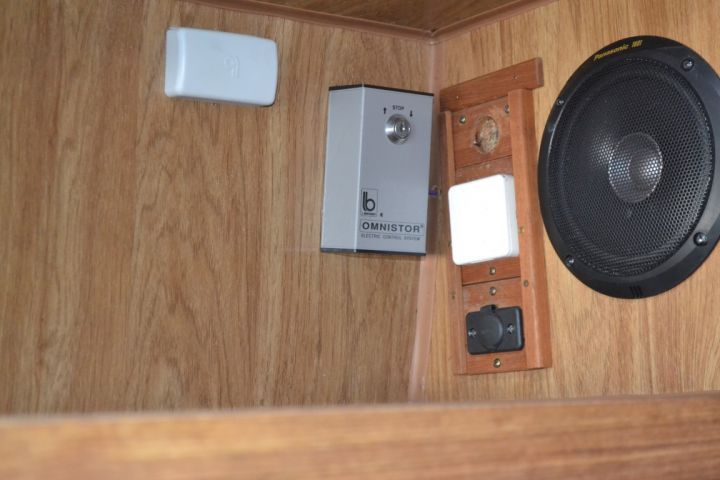 781796-49 FORD CS250 COACH TRAVEL V8, 1989